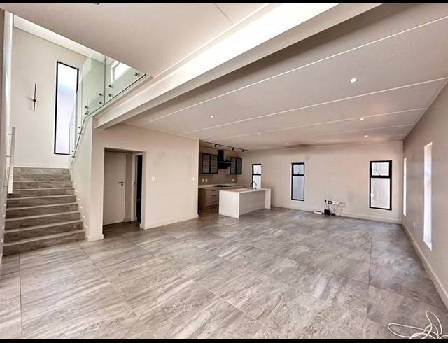 3 BEDROOM CLUSTER FOR SALE IN BRYANSTON